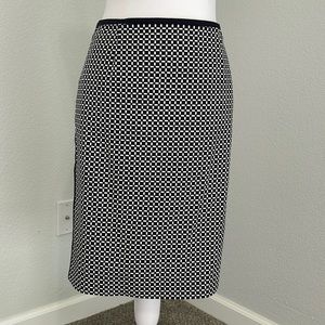 NWOT. White House Black Market pencil skirt